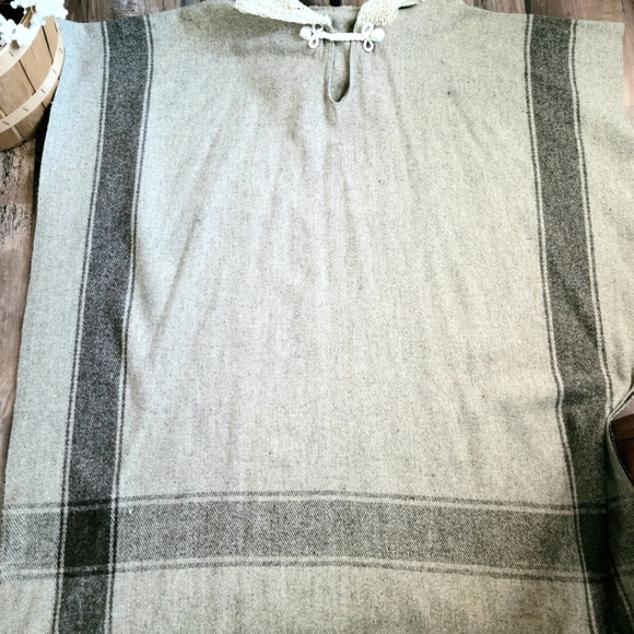 Artisan Made Wool Blanket Poncho - Picture 10 of 12